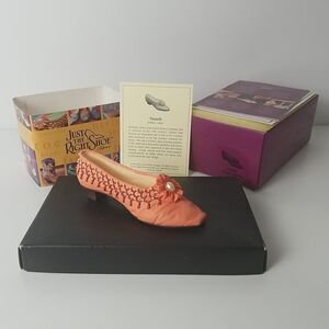 Just The Right Shoe by Raine Tassels 25090 w/ Box & COA 1999 Fashion Figurine